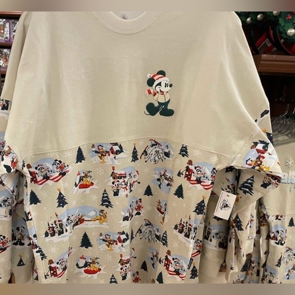Walt’s Holiday Lodge Spirit Jersey - Walt Disney World - Picture 6 of 15